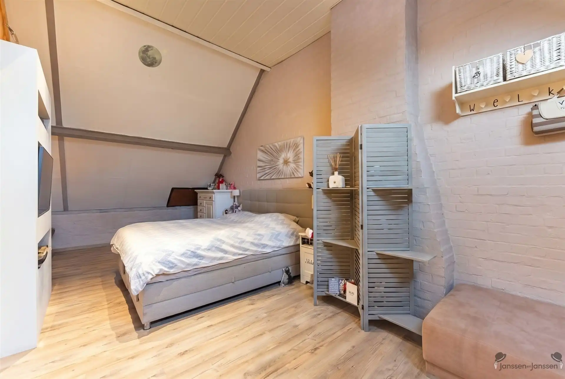 Woning met 3 (mog.4) slk, garage en ruime tuin in Brasschaat foto 9