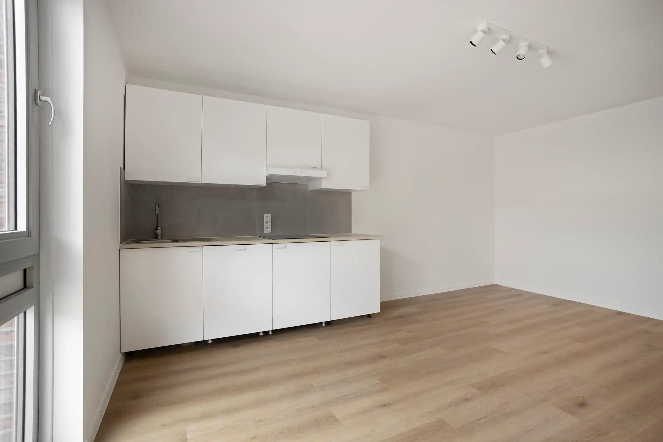 Gerenoveerde studio op uitstekende locatie foto 4