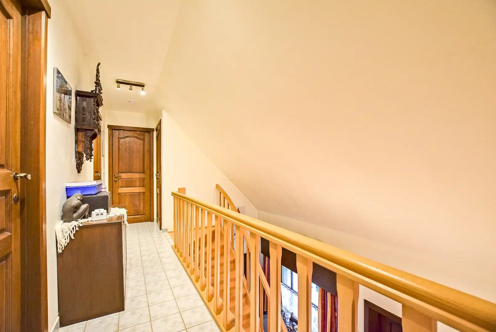 Praktische alleenstaande woning op 1198m² te centrum Veurne! foto 9