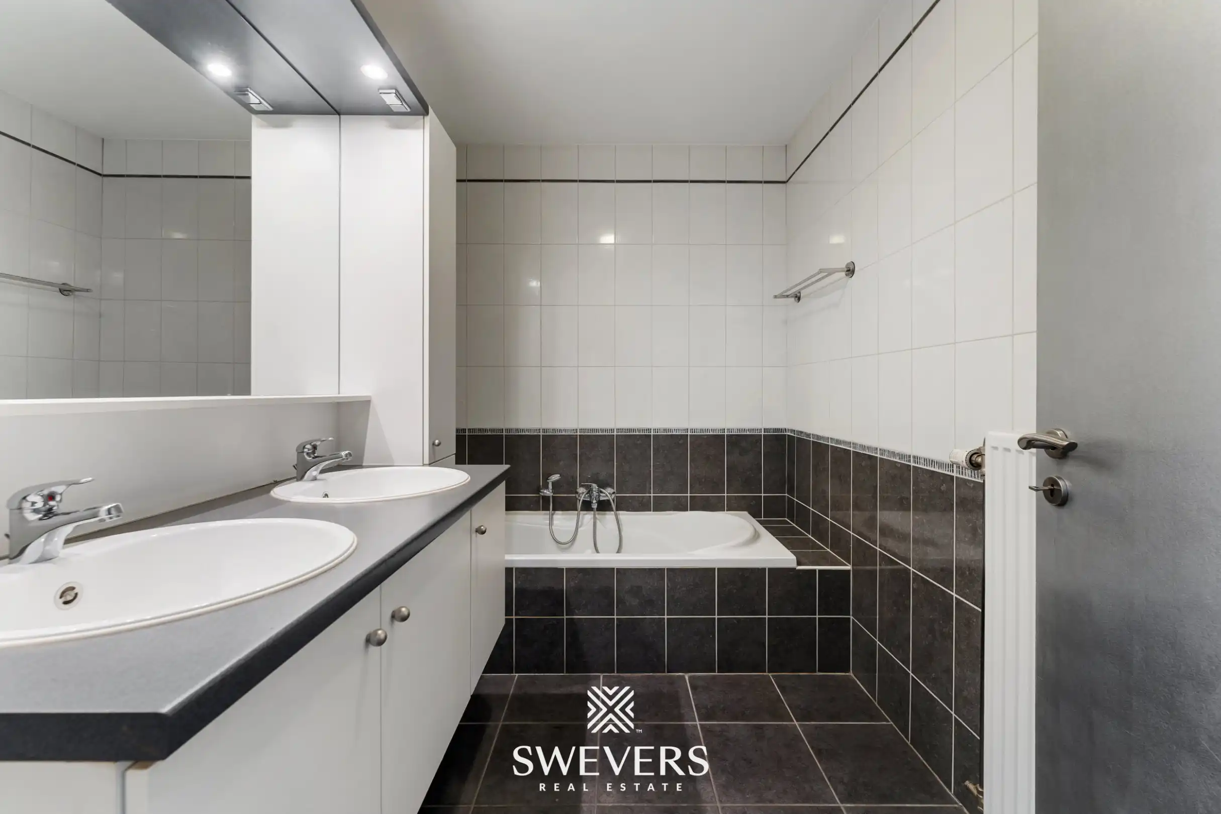 Ruim duplex appartement met 2 slaapkamers en tuin foto 14