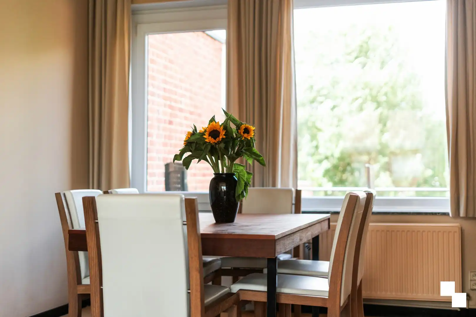 Ruime burgerwoning met leuke tuin - Roeselare foto 9
