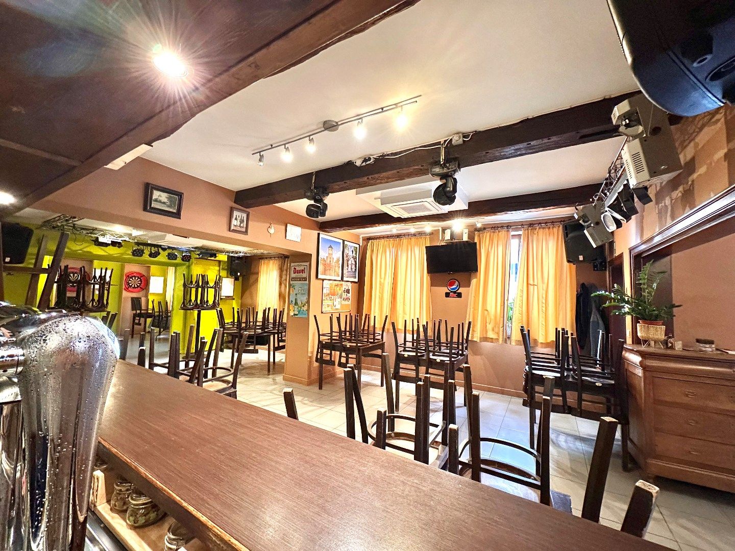 Ruim handelspand (café-restaurant) met terras, woonmogelijkheid en garage in Rutten (Tongeren) foto 3