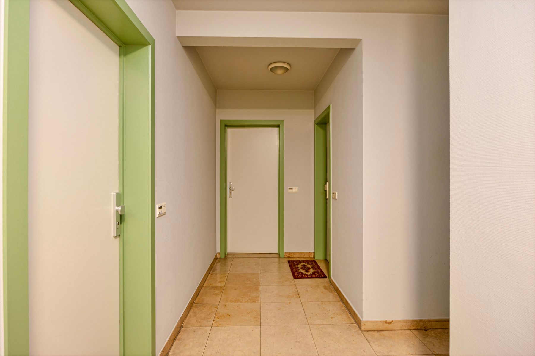 Ruime studio Leuven met groen verzicht foto 14