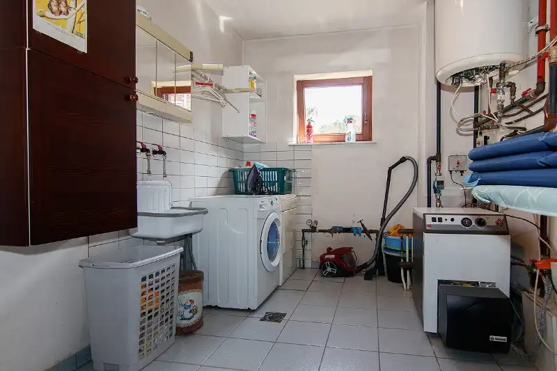 Zeer ruime, op te frissen, gezinswoning met dubbele garage in kindvriendelijke, groene en rustige omgeving foto 15