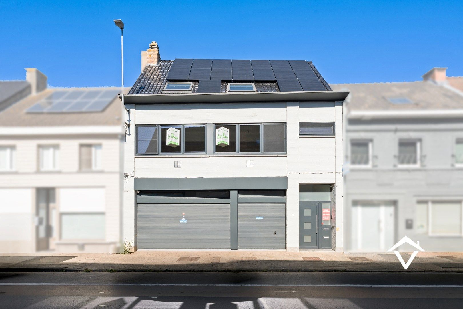 Zeer grote woning te koop in het centrum van Eernegem