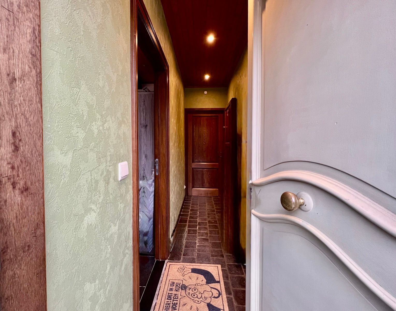 Solide woning met zeer gunstige ligging. foto 2