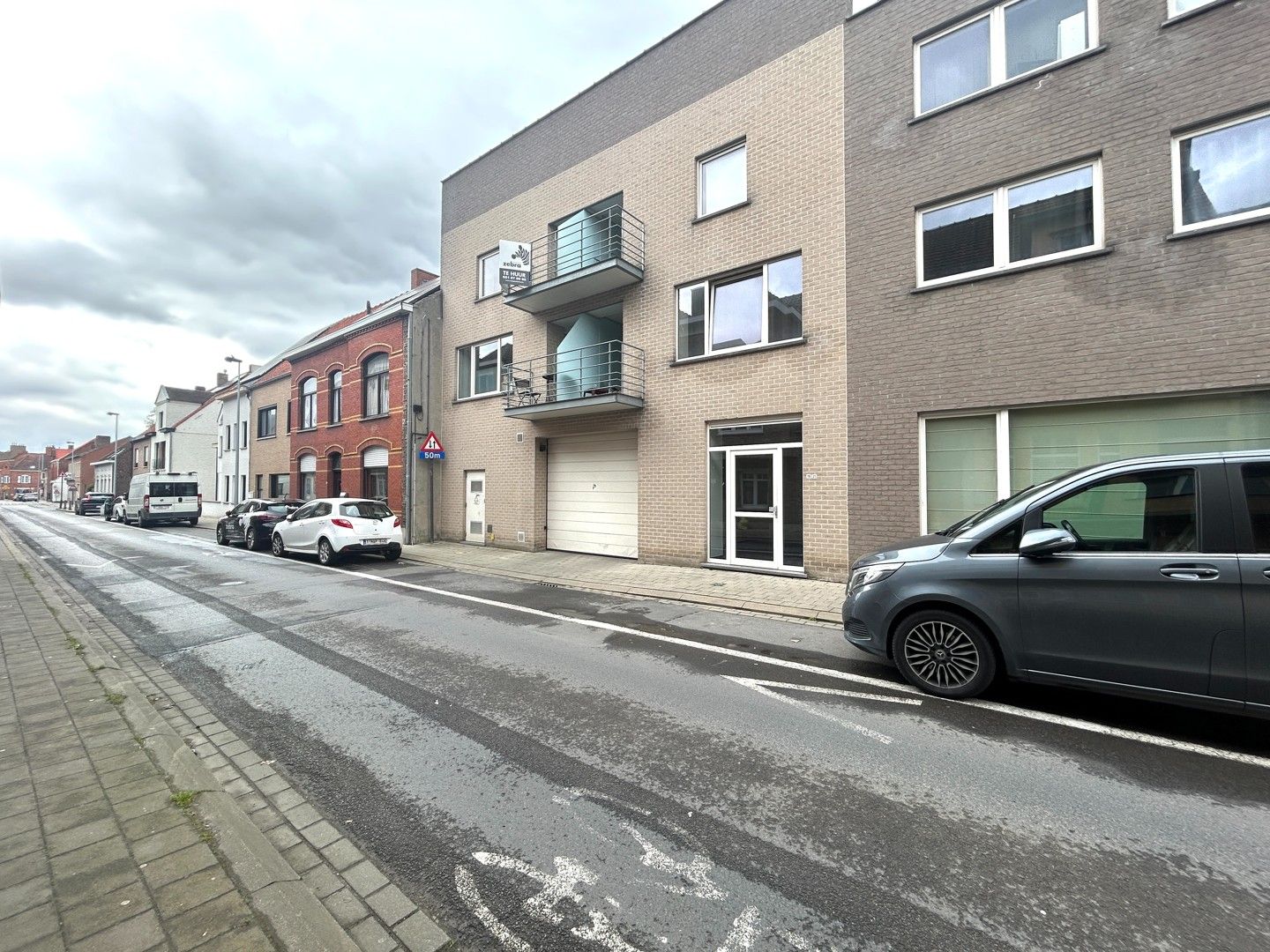 Instapklaar appartement nabij centrum Oostrozebeke! foto 11