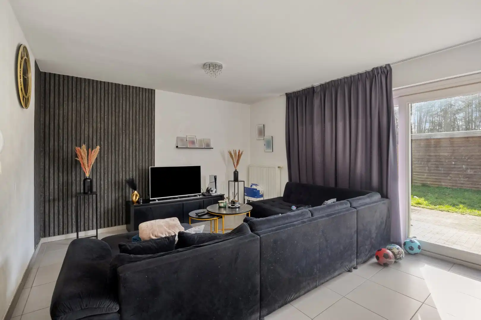 Kleinschalig appartementsgebouw bestaande uit 4 appartementen + 4 carports. foto 4