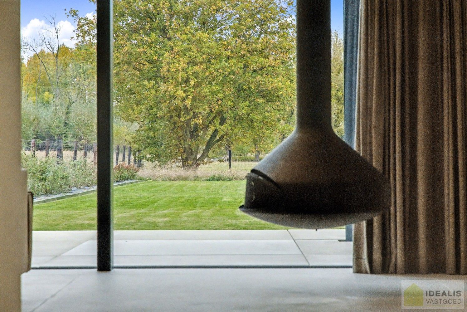 IDEALIS VASTGOED - EEN BIJZONDER HUIS, EEN BIJZONDERE LOCATIE, EEN UNIEKE KANS OM TE WONEN IN EEN AUTHENTIEK LANDHUIS MET EEN PRACHTIGE INRICHTING EN EEN HOOGWAARDDIGE AFWERKINGSGRAAD! foto 9