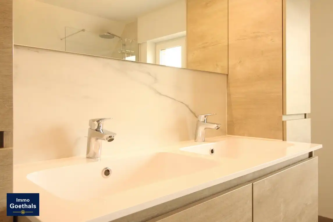 Ruime en recente pastoriewoning te huur in Zulte-Machelen foto 15