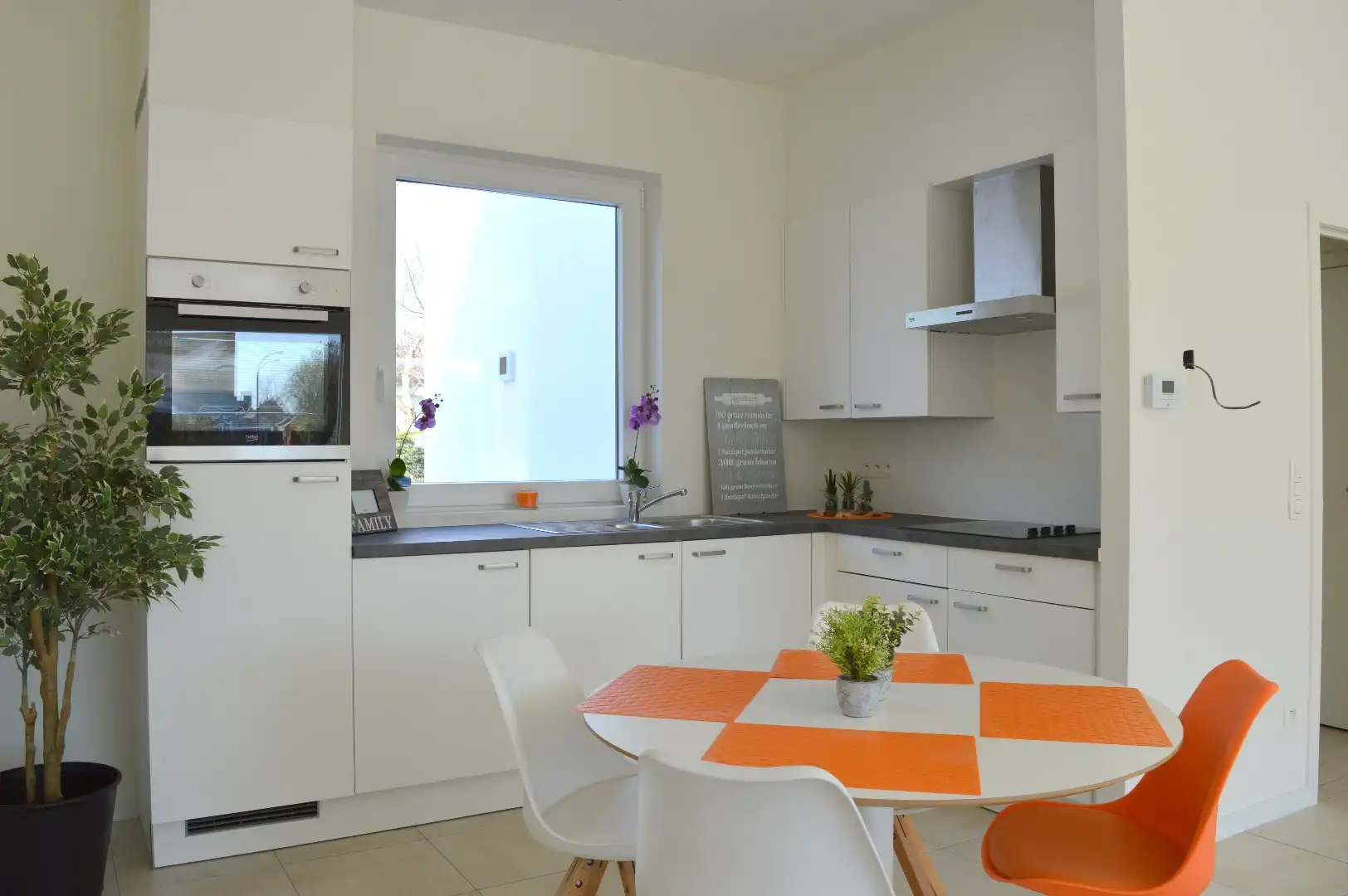 Instapklaar appartement/woning in Residentie NYOSA met 3 slaapkamers en autostandplaats foto 4