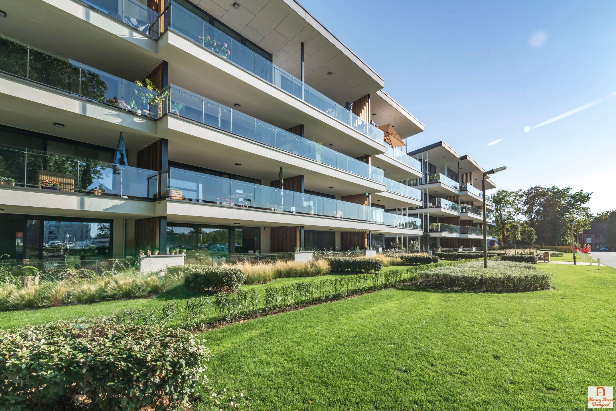Exclusief wonen aan het water - inclusief 2 autostaanplaatsen foto 40