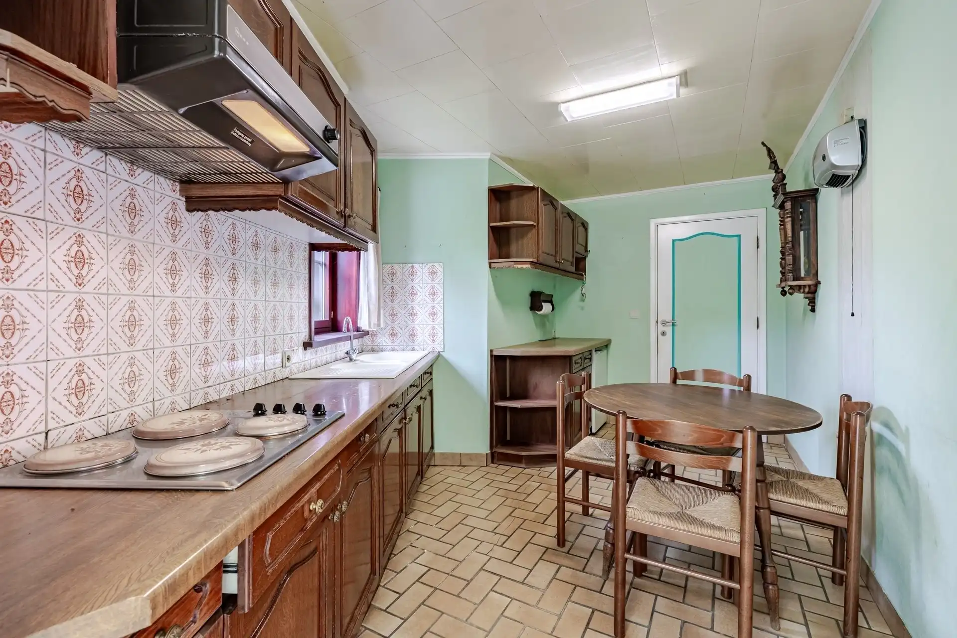 Te renoveren woning op toplocatie! foto 14