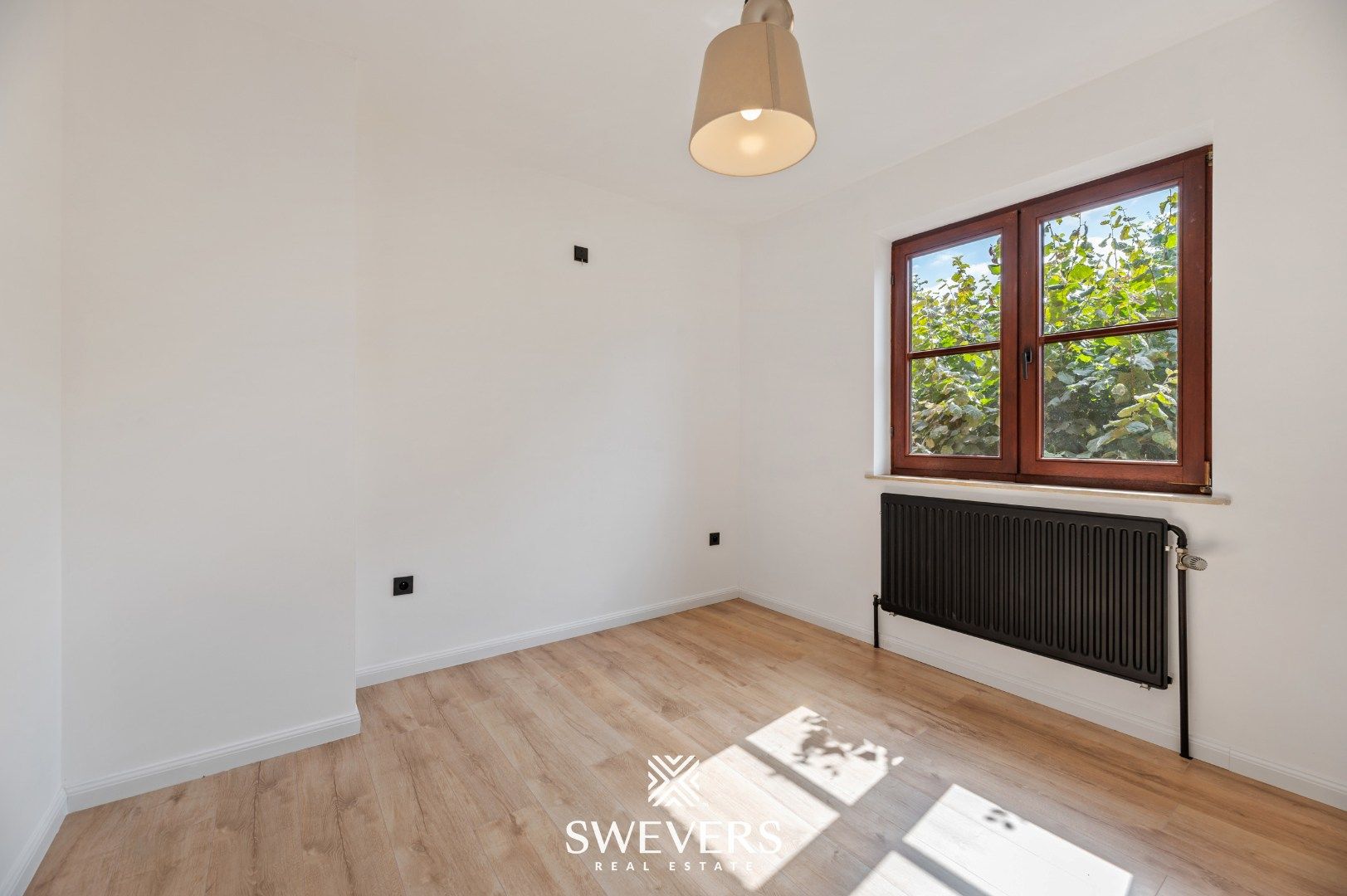 Riante splitlevelwoning op ruim perceel foto 19