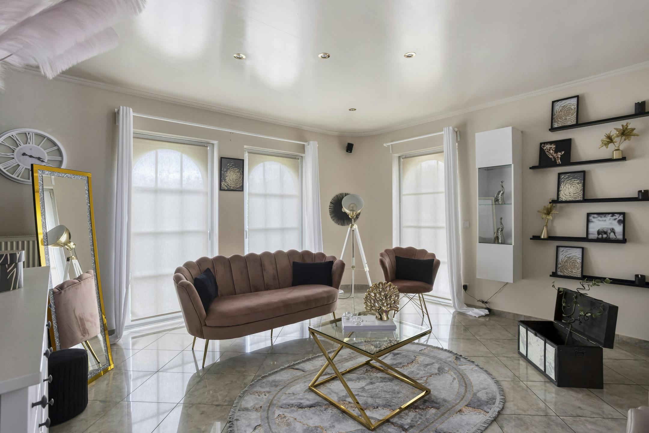 Gelijkvloerse villa op een centrale locatie in Brussegem foto 3