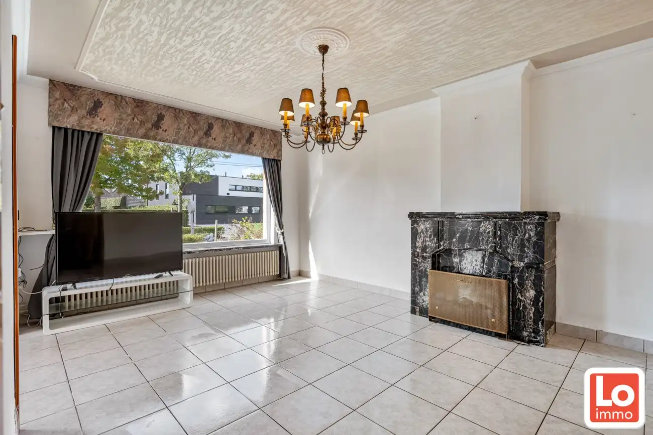 Woning met magazijn/garage (+/-100m²) op een topligging dicht bij centrum foto 3