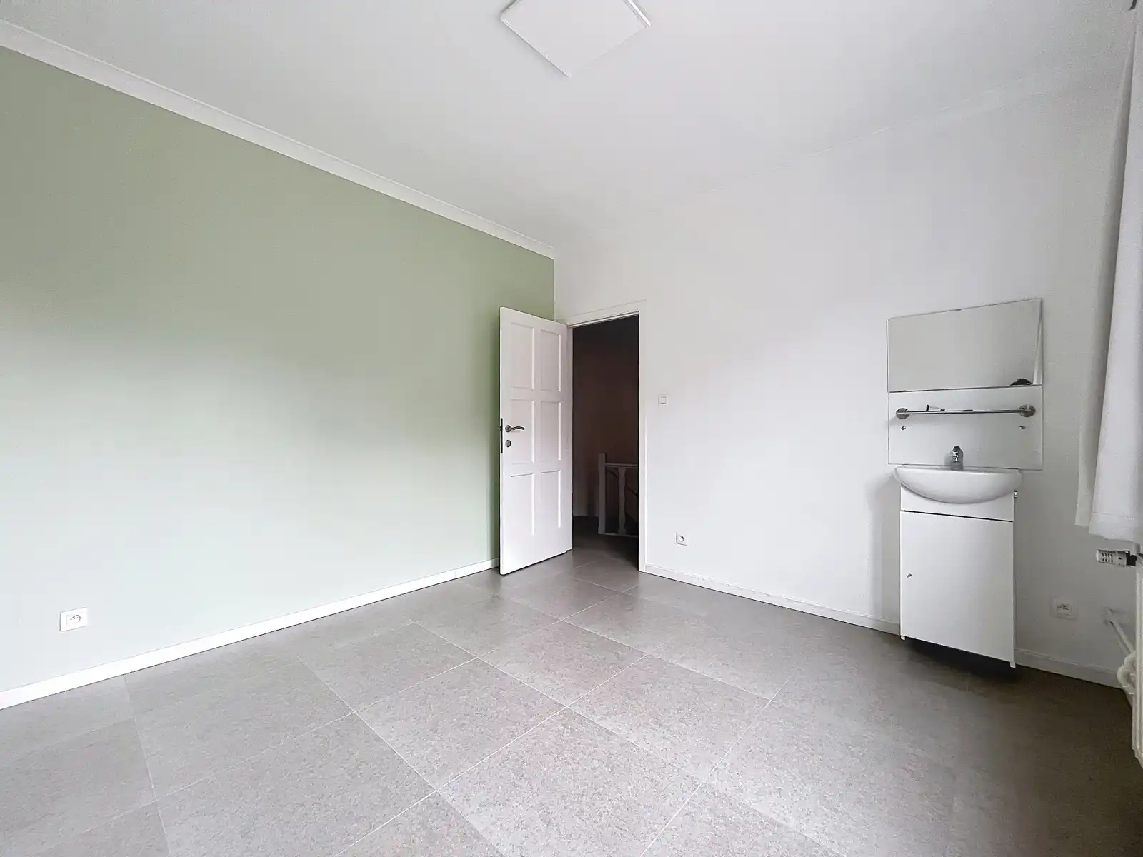 Rijwoning met 3 slpks en koer nabij het centrum foto 10