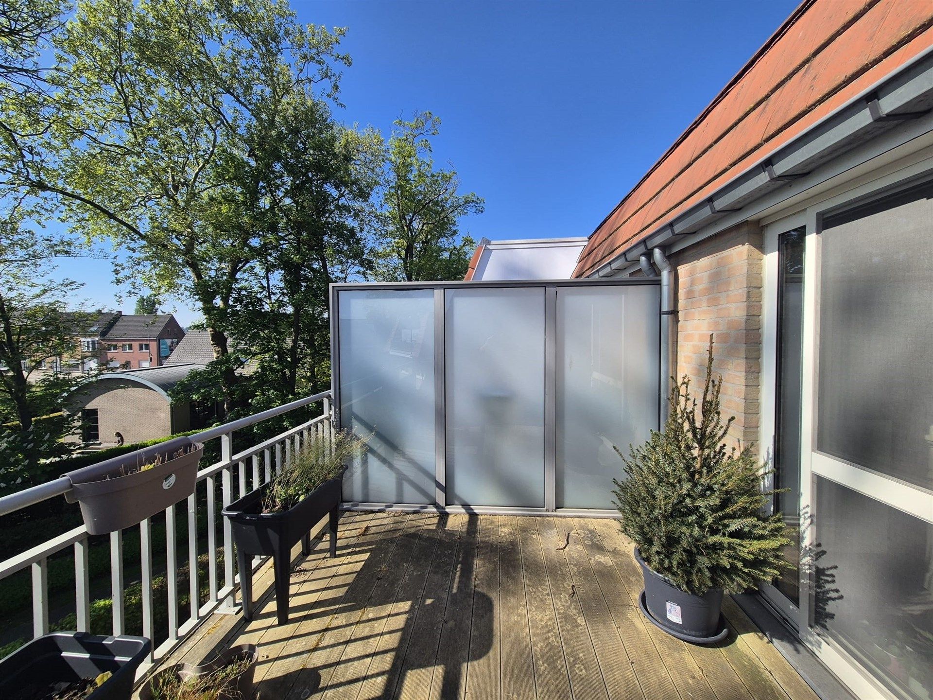 Ruim instapklaar appartement gelegen in privé domein. foto 10