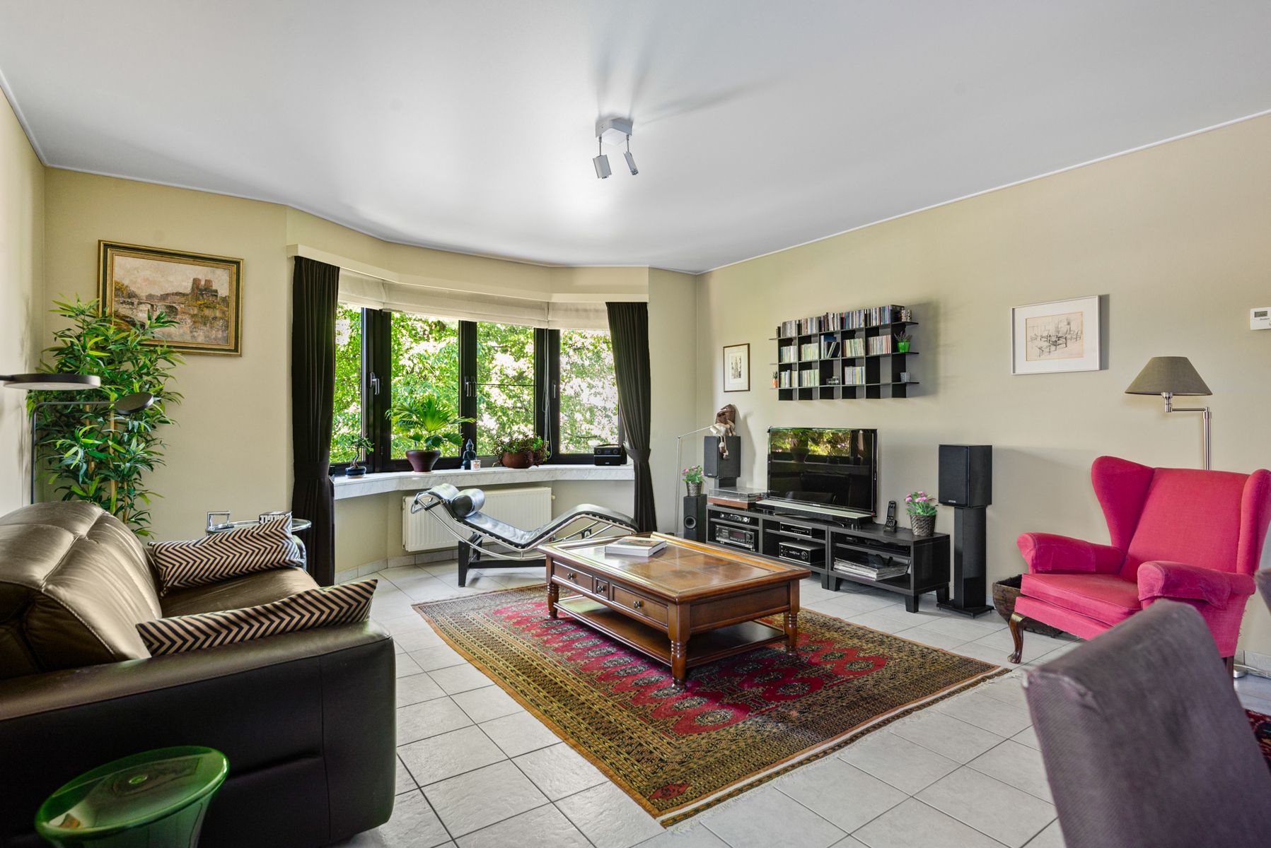 Ruim appartement met drie slaapkamers foto 3