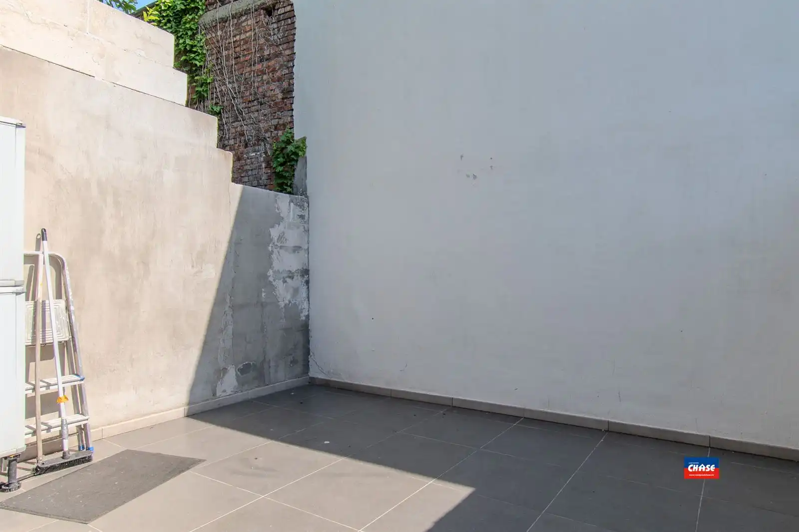 Rijwoning met 3 slaapkamers, 2 badkamers en terras foto 9