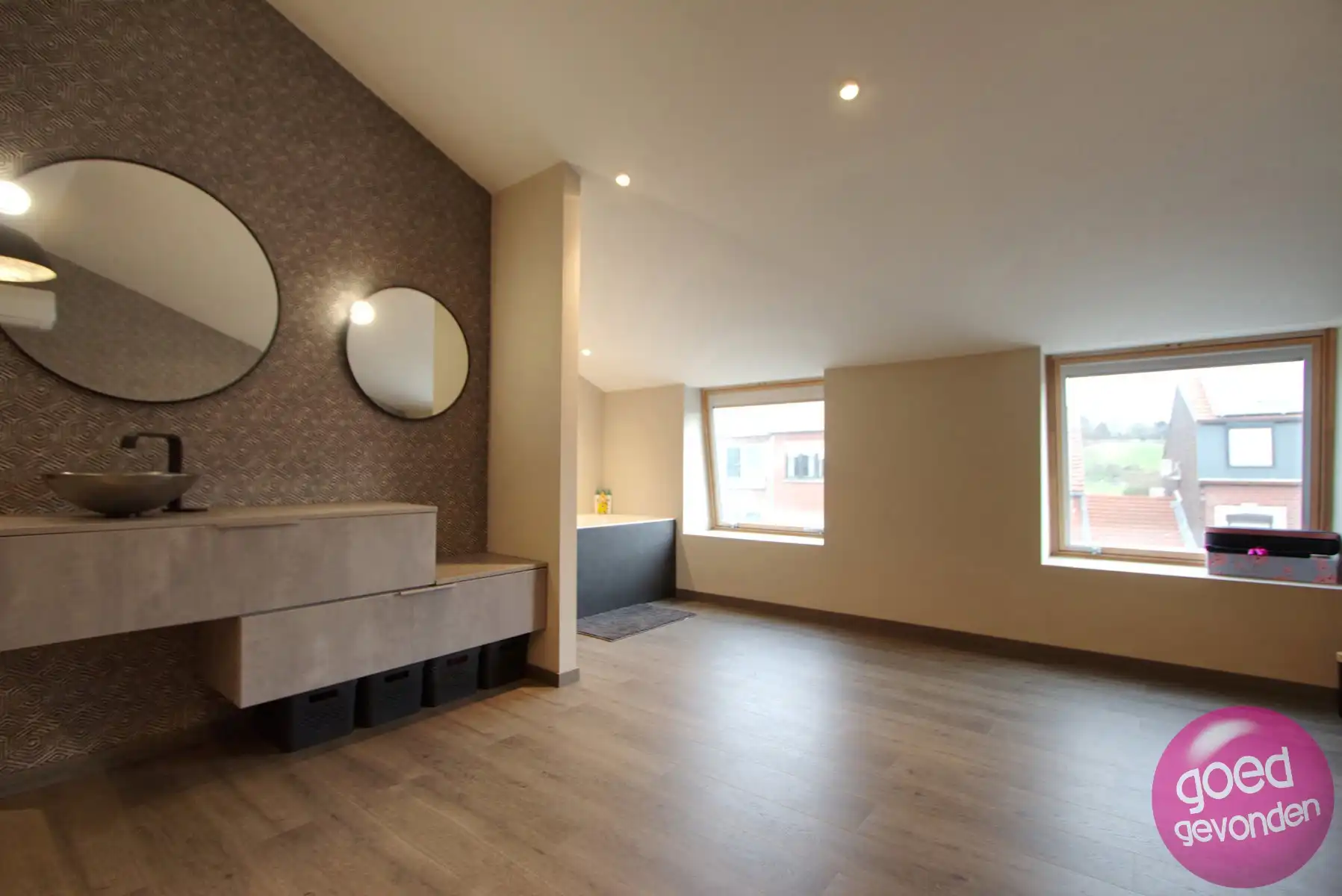 WONING - GERENOVEERD - 3 SLK - 2 BDK - TUIN - TERRAS foto 23