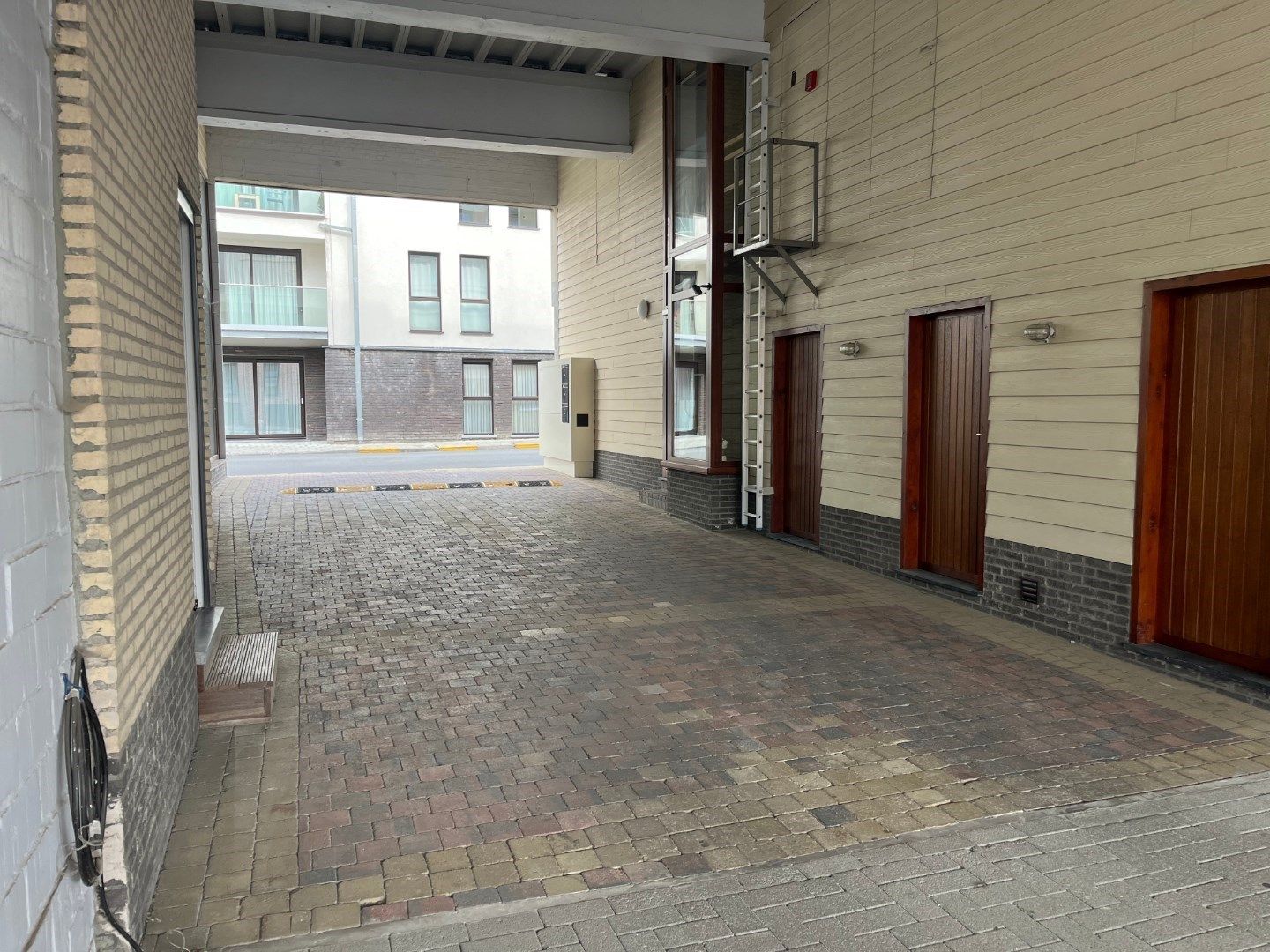 Uitstekend gelegen parkeerplaats in centrum Gavere foto 4