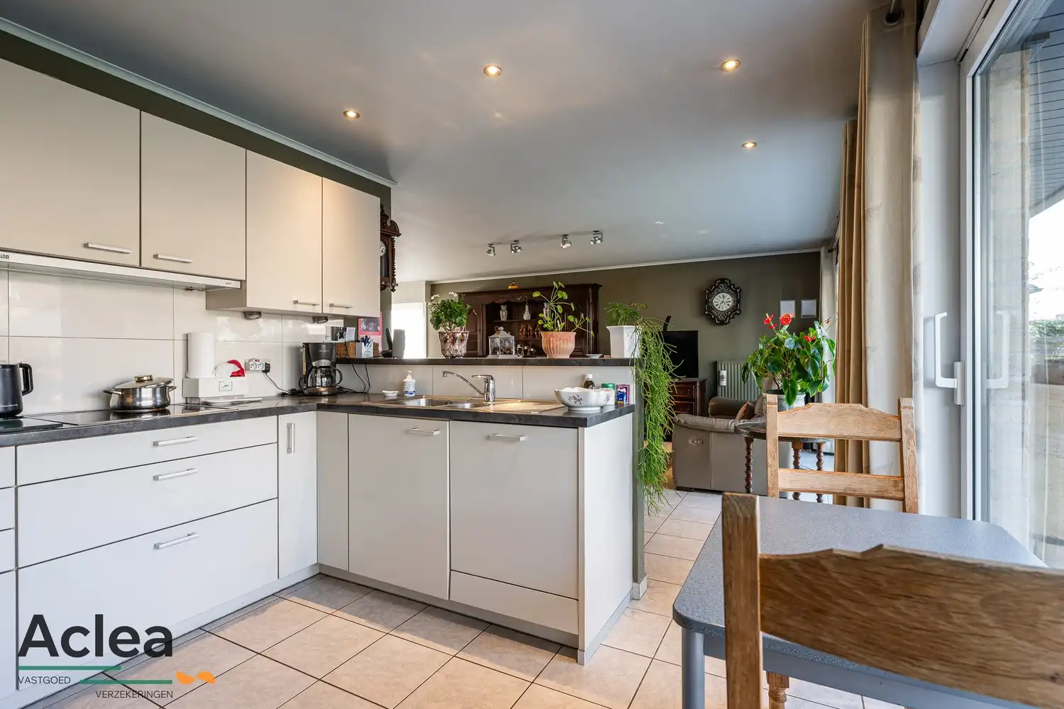 Instapklare vrijstaande woning in rustige woonwijk in Assenede foto 12