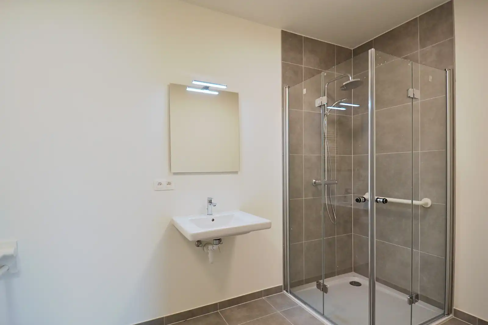 Éénkamerige assistentieflat in Izegem! foto 7