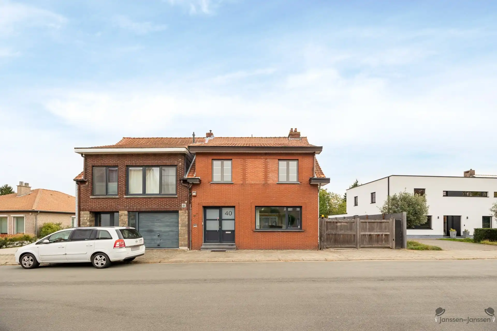 gerenoveerde woning met ruim magazijn  foto 2