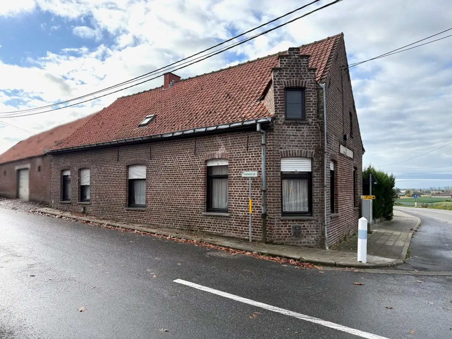 Te renoveren woning met garage op 354m² op Stadenberg foto 2