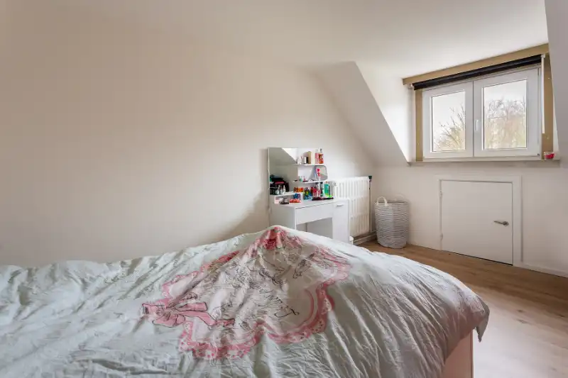 Ruime gerenoveerde woning in hartje Essen foto 26