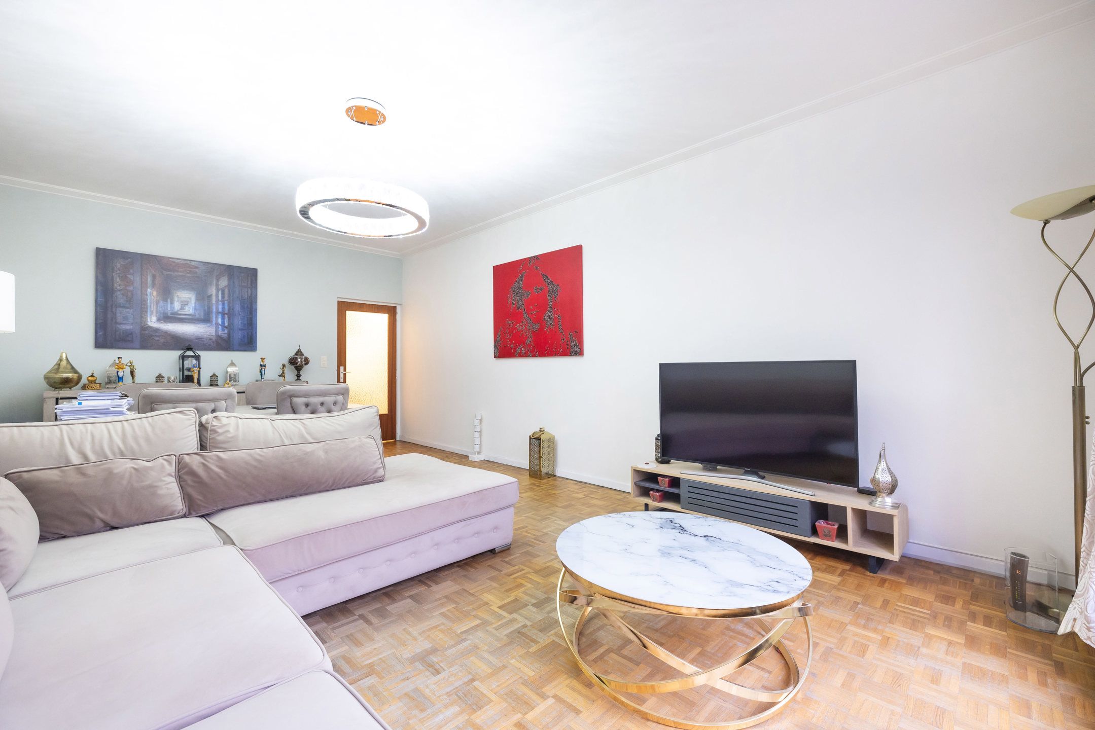 Appartement met 2 slaapkamers + kelder foto {{pictureIndex}}