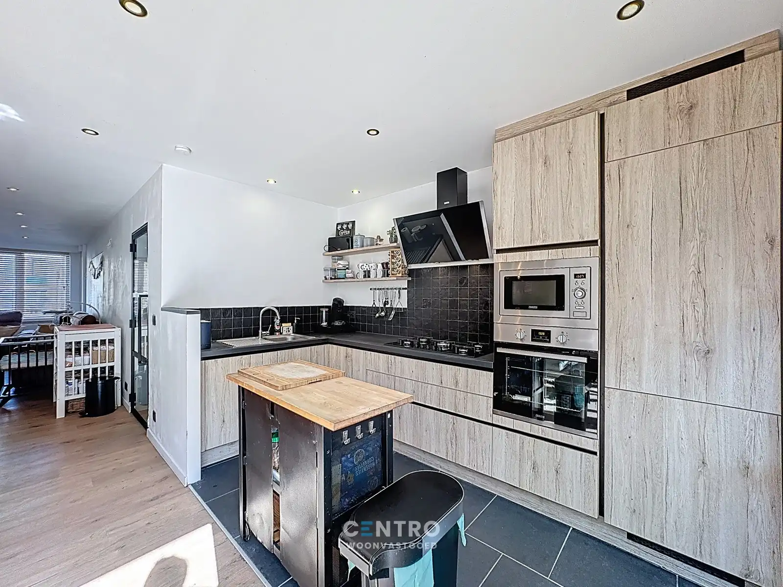 Recent (°2022) gerenoveerde woning met 4 slpks én ZUIDgerichte tuin! foto 7