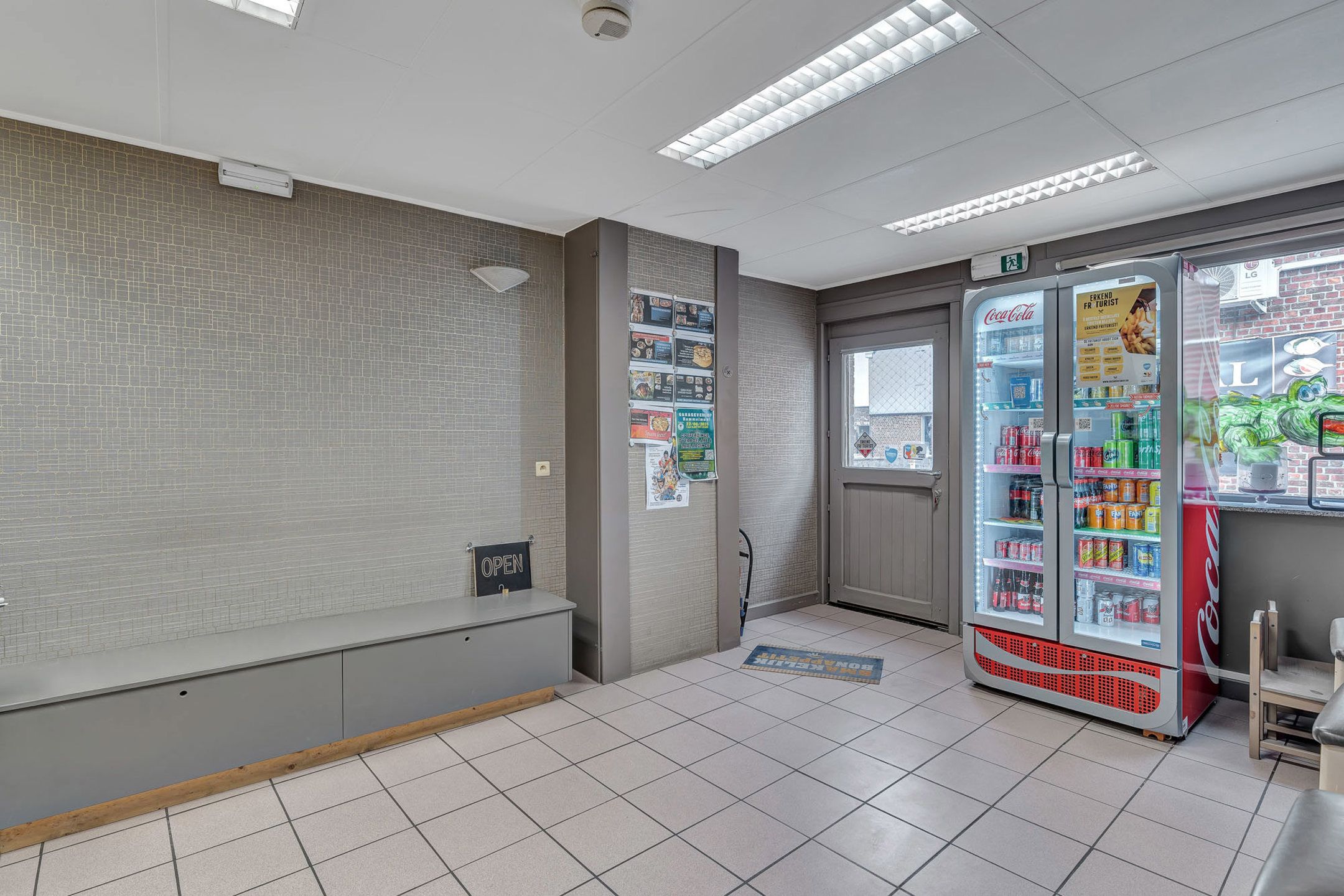 Gekende frituur op een strategische locatie foto 10