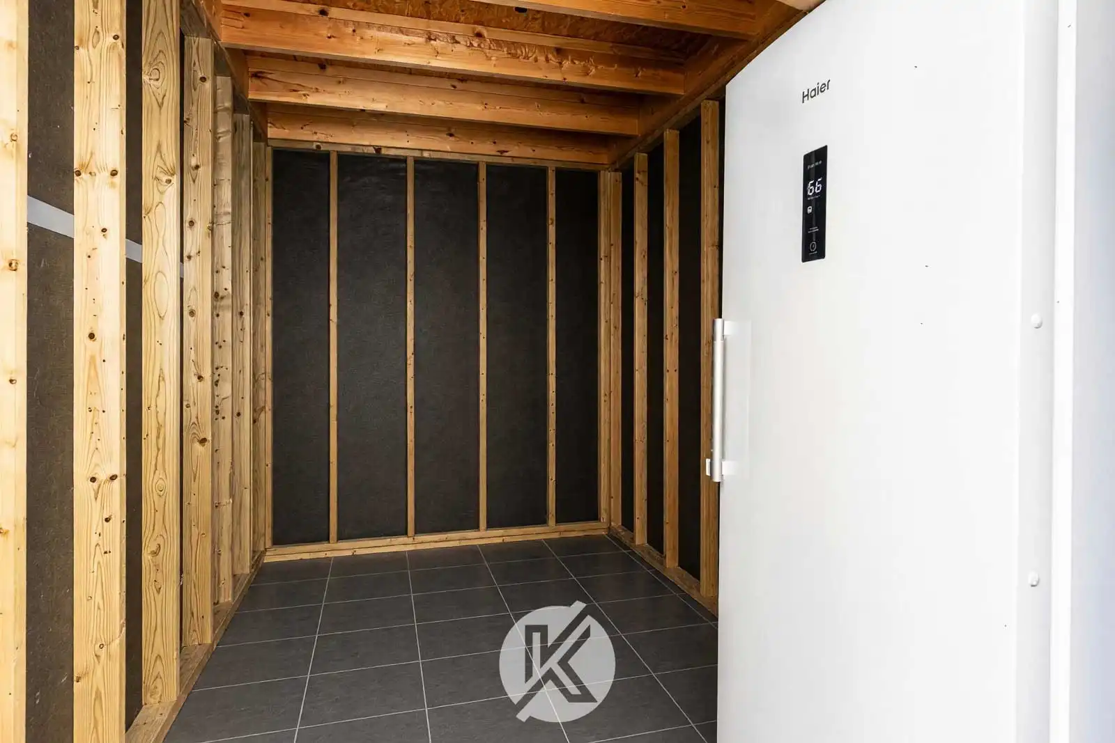 Recente, lichtrijke woning met carport foto 24