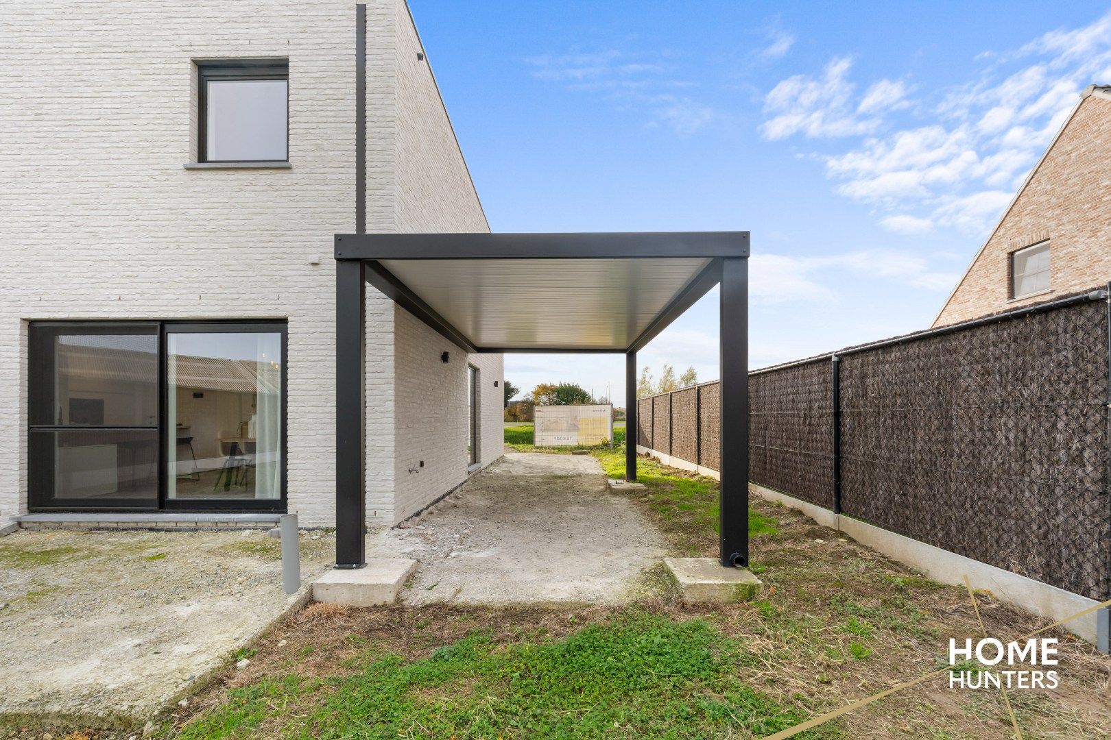 Luxueus afgewerkte halfopen nieuwbouwwoning met vergezichten foto 26