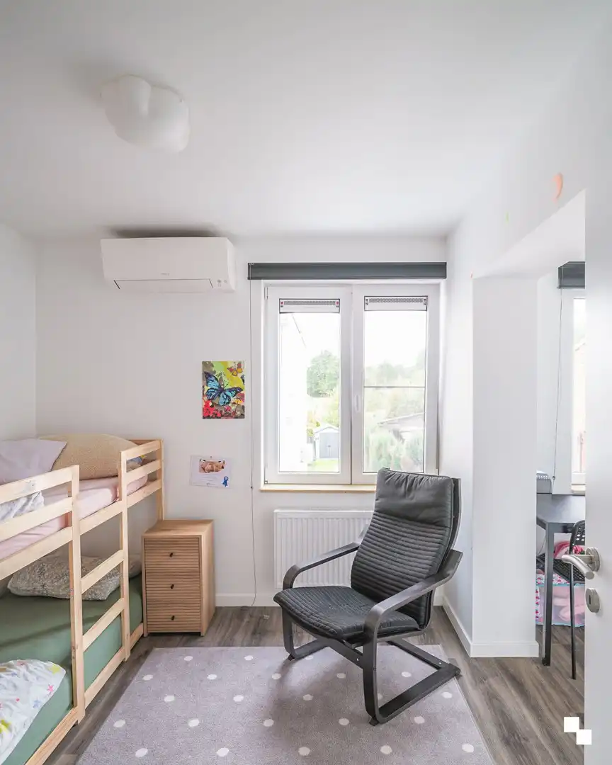 Lichtrijke woning met vier slaapkamers en zonnige tuin te Oosterzele foto 16