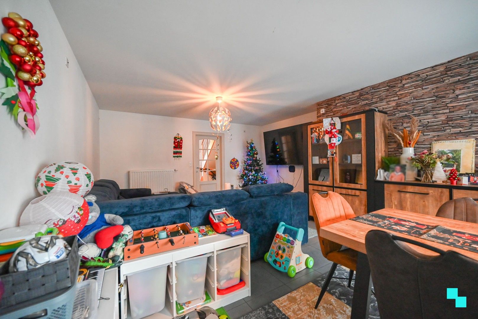 Energiezuinige woning met 4 slaapkamers nabij het centrum van Oostrozebeke foto 3