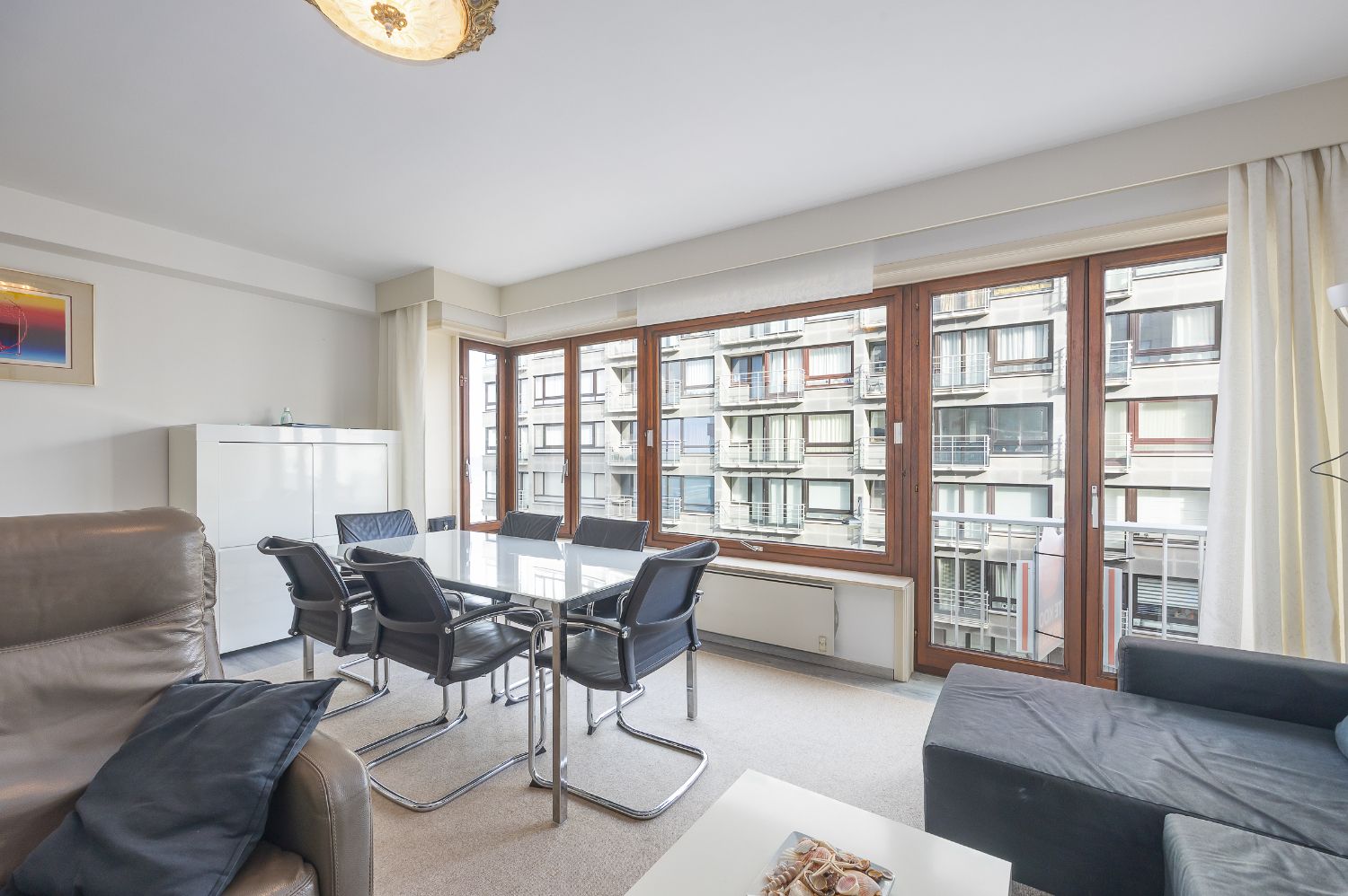 Instapklaar 2 slaapkamer-appartement met zijdelings zeezicht foto 5