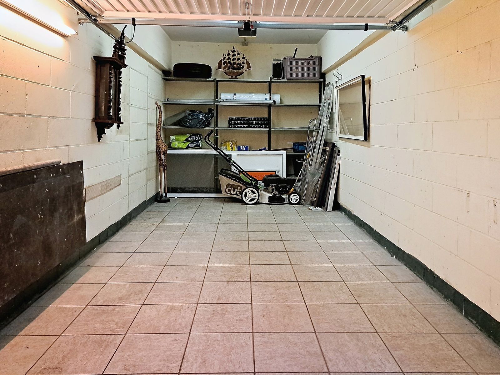 Garage te koop foto 2