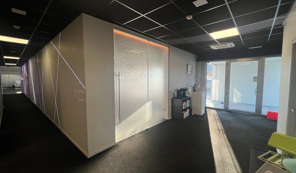 Bedrijfsgebouw met uitbreidingsmogelijkheden te koop in Ronse foto 13