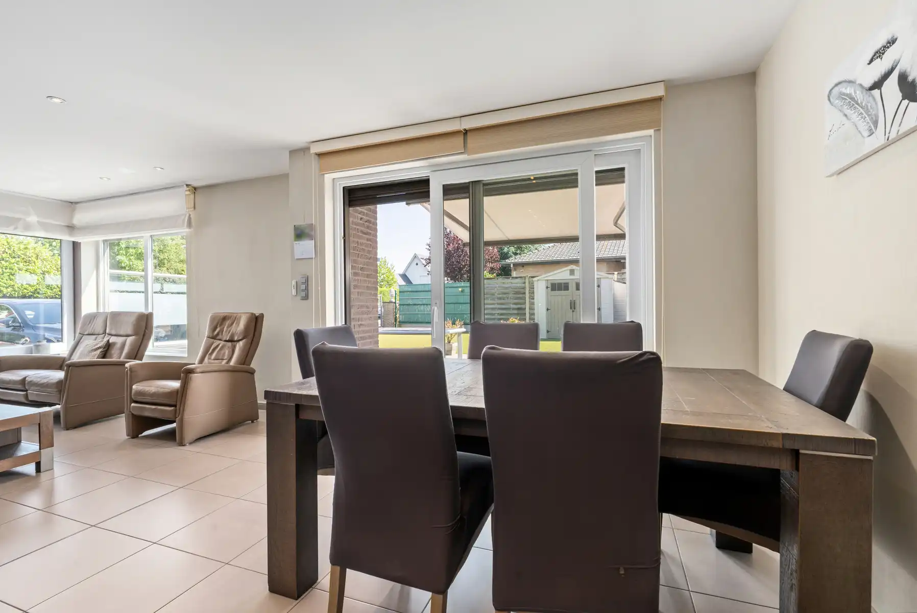 Instapklaar gelijkvloers appartement met tuin en garage foto 7