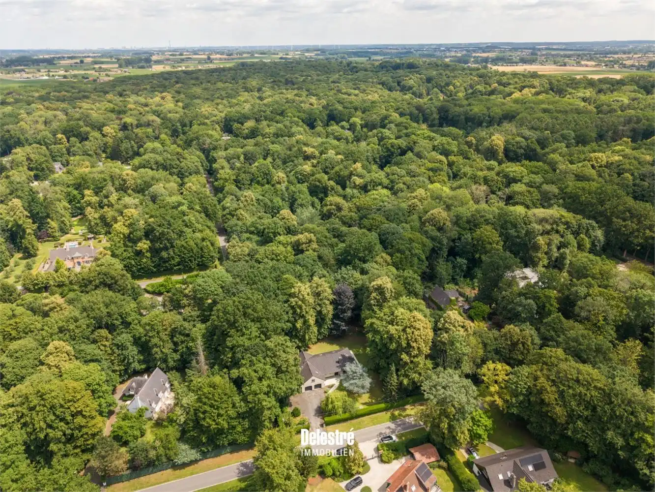 ** IN OPTIE ** TIJDLOZE VILLA OP 3.317 M2 BOIS DE STRIHOUX foto 4