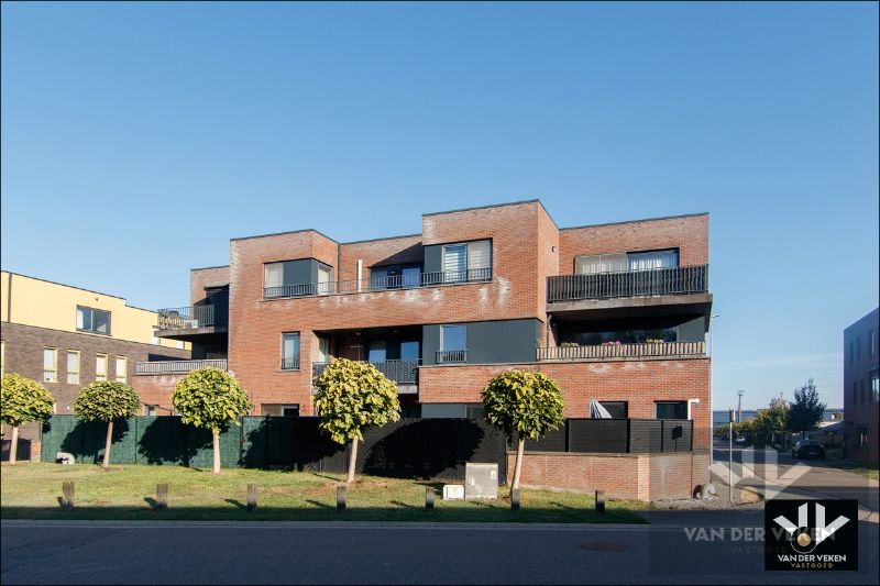 ()=>{if(producerUpdateValueVersion(node),producerAccessed(node),node.value===ERRORED)throw node.error;return node.value} Salamanderstraat 4/101 - 3500 Hasselt