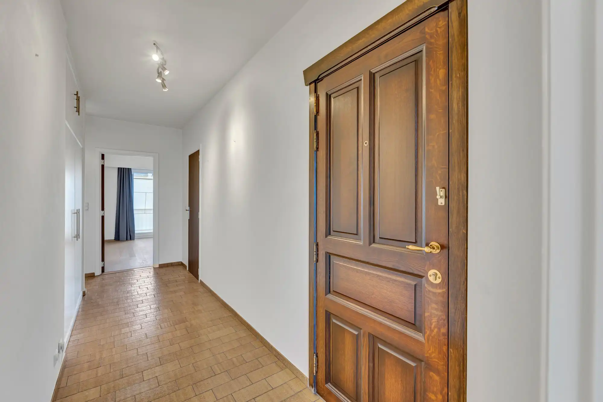 Ruim appartement aan het treinstation te Denderleeuw foto 8