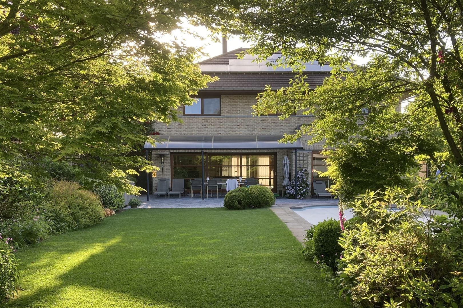 RUIMTE, RUST EN ONTSPANNING: MODERNE VILLA MET ZWEMBAD, SAUNA EN JACUZZI foto 34