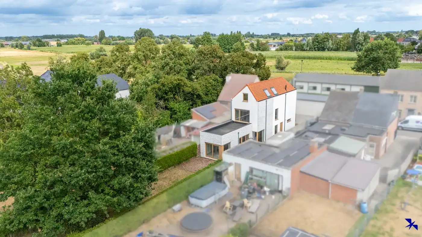 Stijlvol gerenoveerde woning op groenligging foto 2