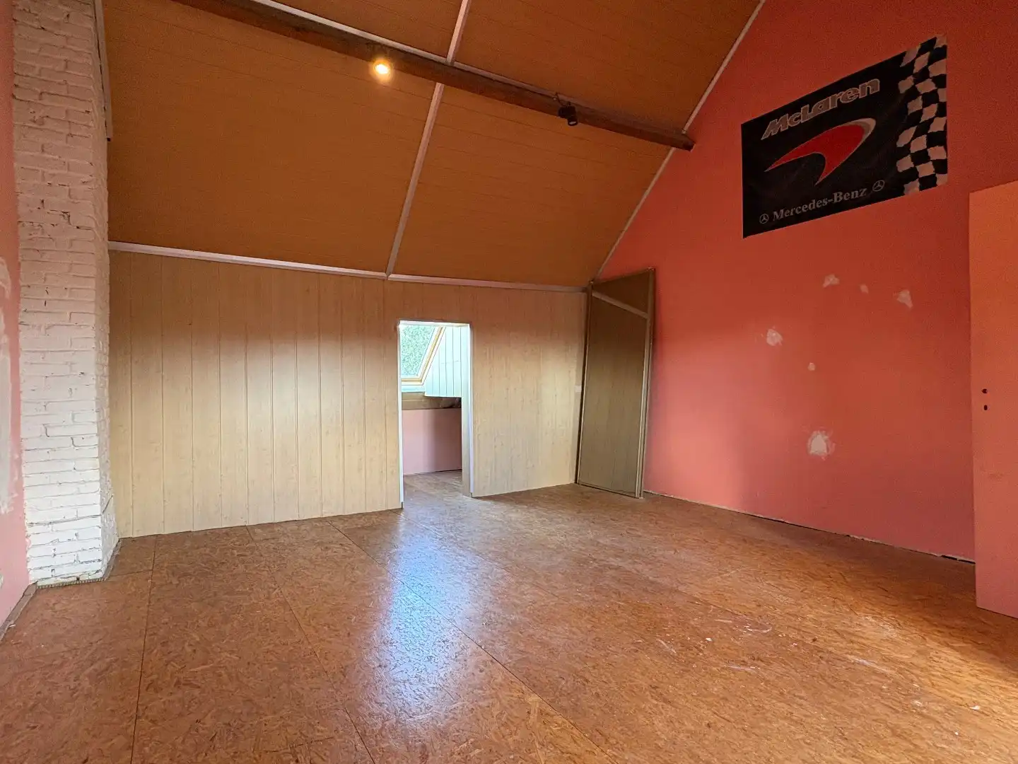 Instapklare woning te koop met uitweg en ruime garage achteraan en 3 slaapkamers met mogelijkheid tot het maken van een 4de slaapkamer.  foto 14
