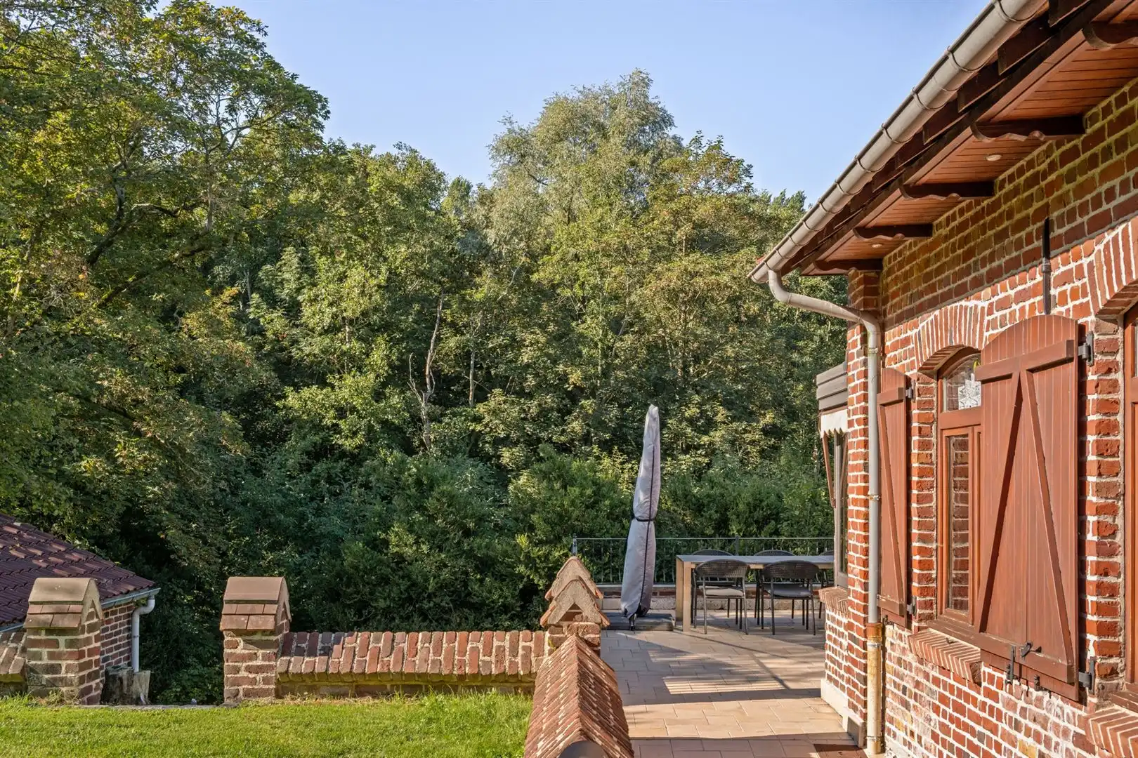 Alleenstaande woning op een perceel van 3170m² foto 3
