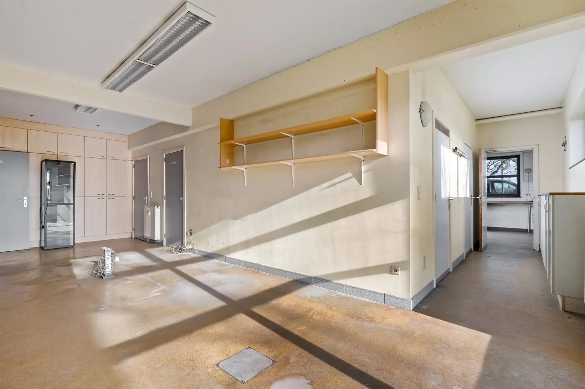 Handelspand met ruim appartement op een toplocatie in Sint-Gillis-Waas foto 6